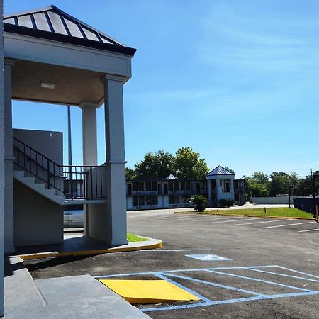 Smart Stay Lafayette Exterior photo