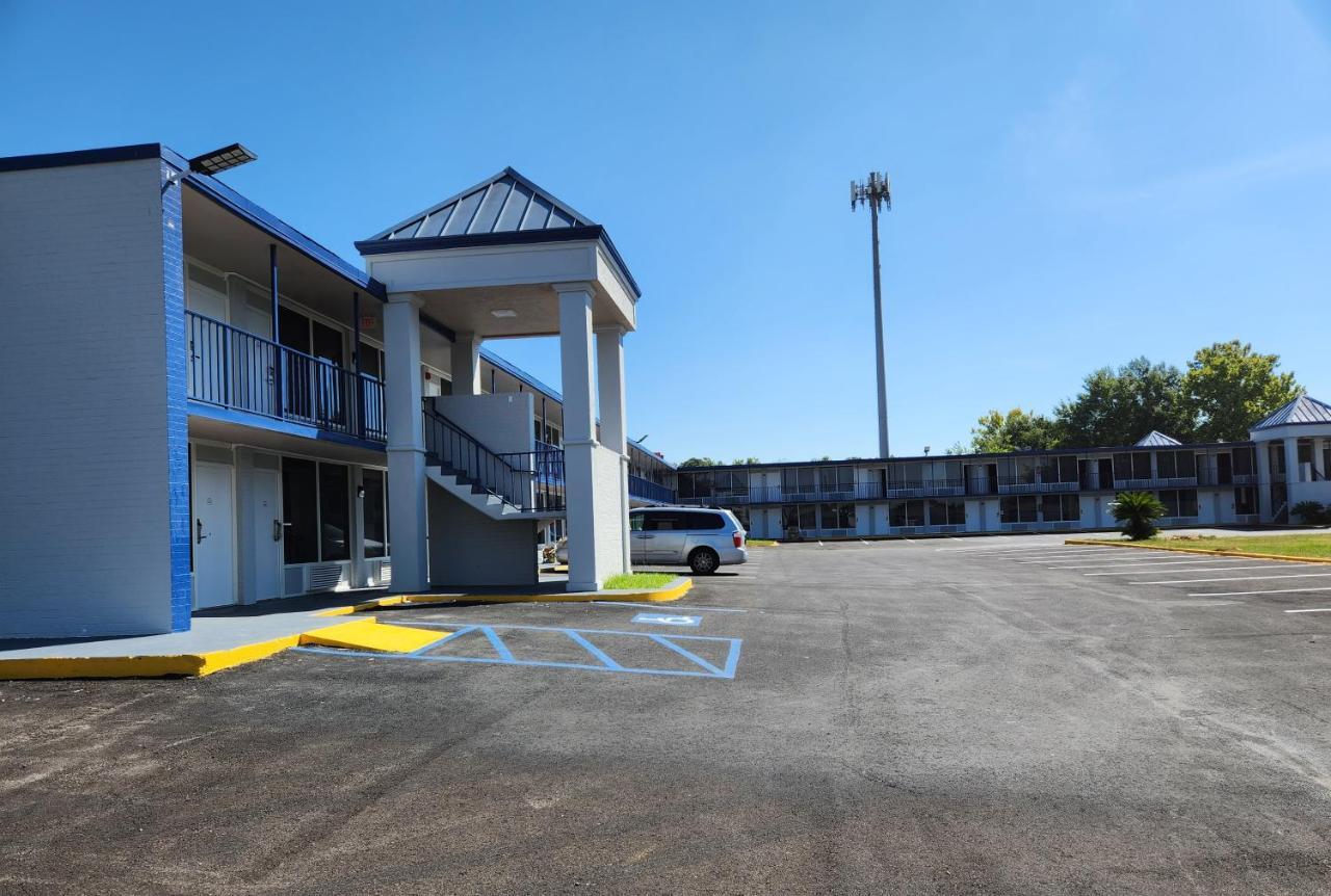 Smart Stay Lafayette Exterior photo