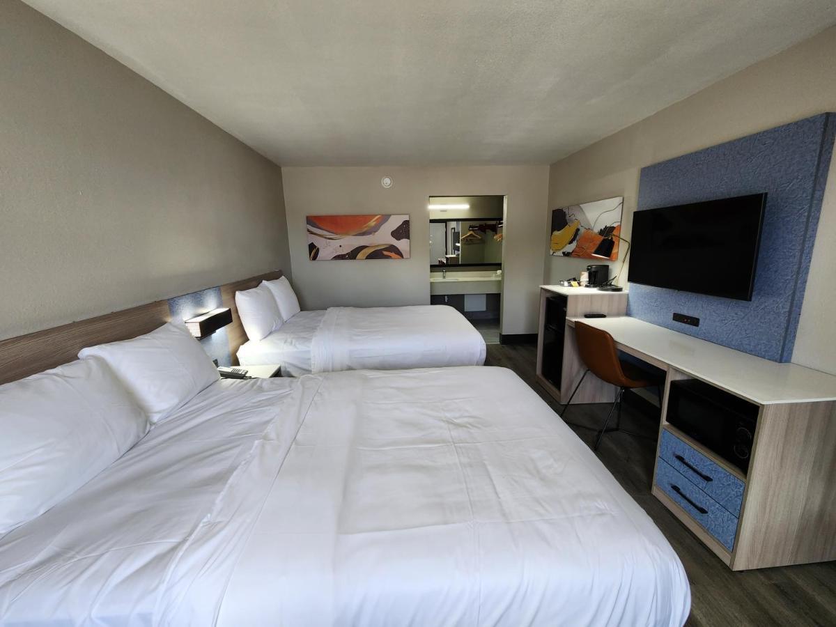 Smart Stay Lafayette Exterior photo
