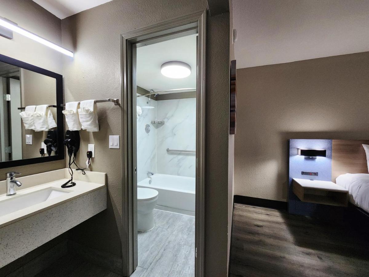 Smart Stay Lafayette Exterior photo