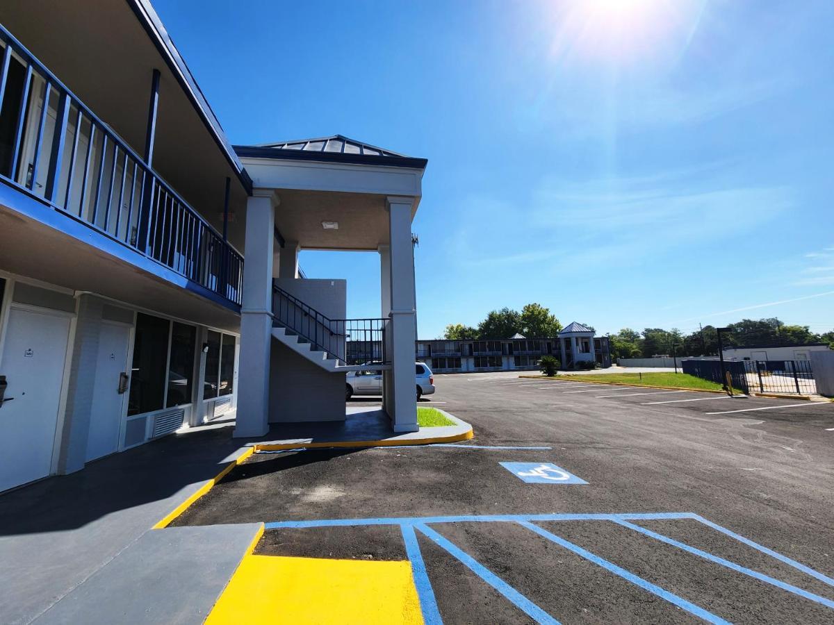 Smart Stay Lafayette Exterior photo