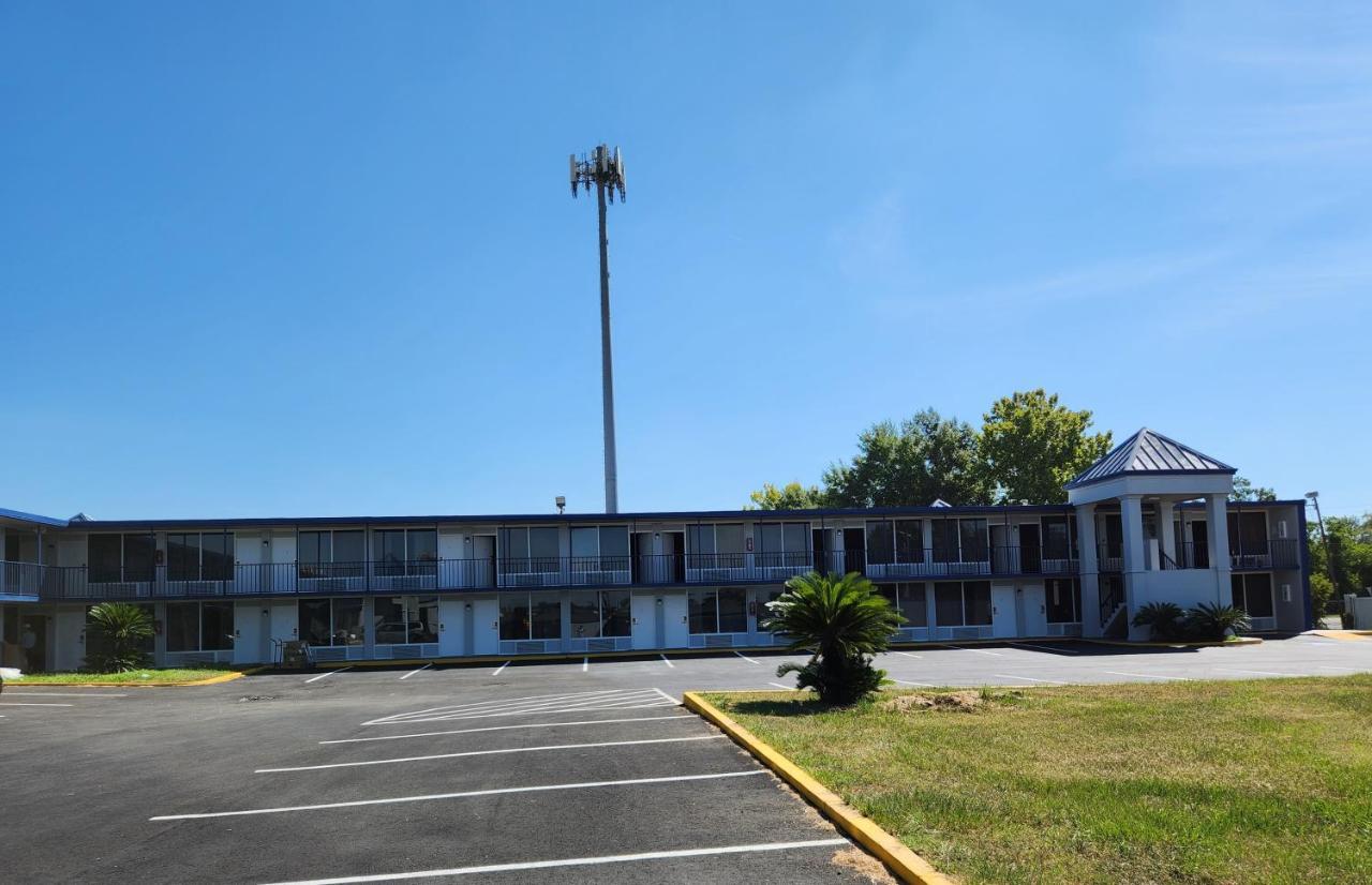 Smart Stay Lafayette Exterior photo
