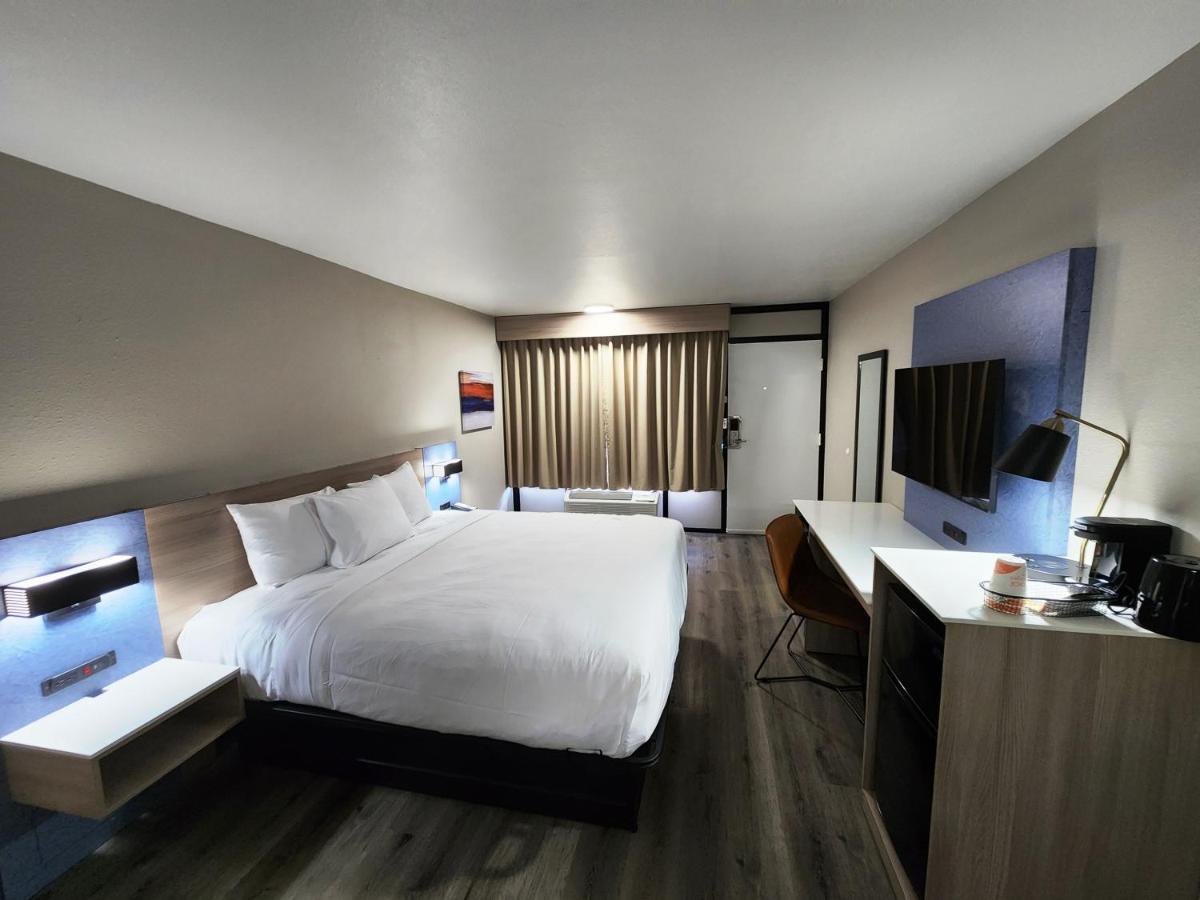 Smart Stay Lafayette Exterior photo